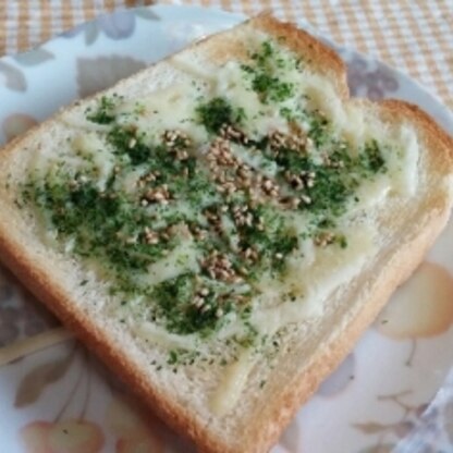 こんにちは～♪
青海苔の香りとチーズで、癖になる旨さだね～♥簡単だしまた作る～(^_^)ここ数日小春日和で良いよ♪明後日から寒くなるみたいでビビる！